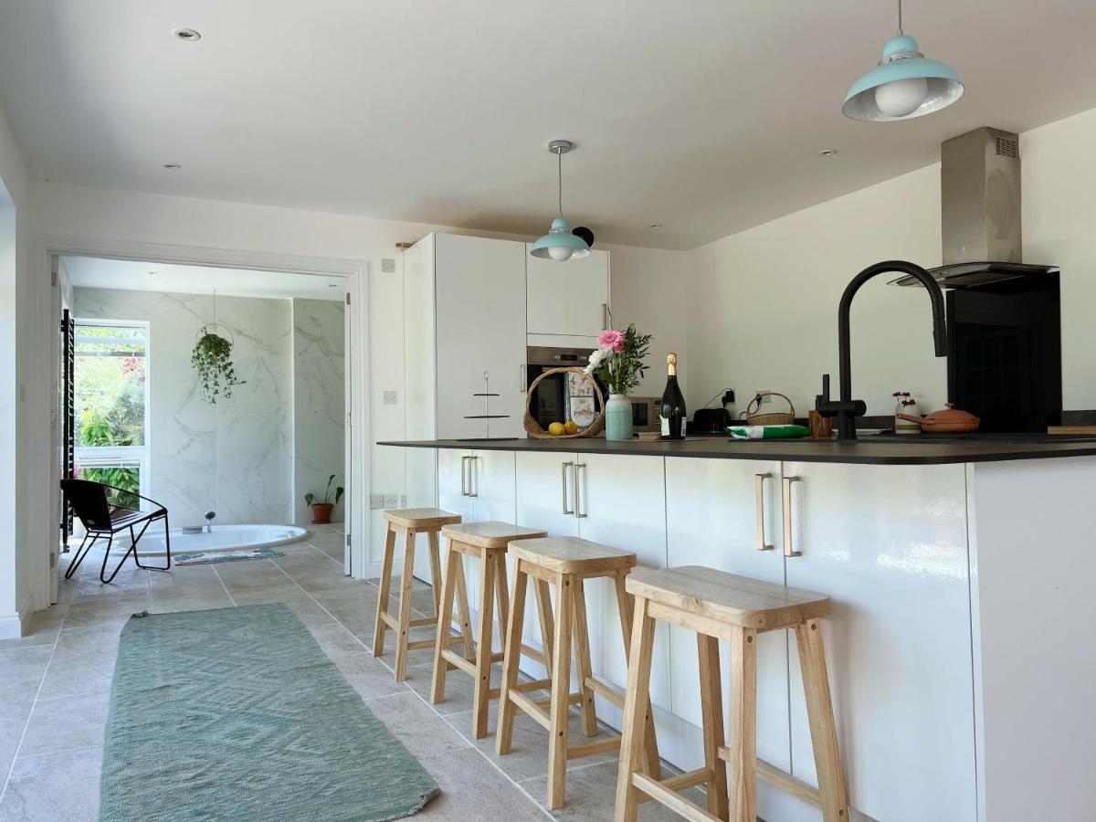 Shan Mu Inn Deluxe Hot-Tub Seaview Apartment Newlyn Ngoại thất bức ảnh
